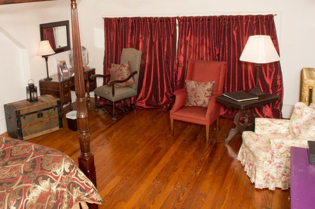 Historic Benner Mansion Bed & Breakfast Allentown Room photo